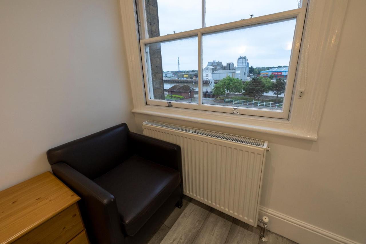 Entire Two Double Bedrooms Flat With River Yare View H6 غريت يورماوث المظهر الخارجي الصورة